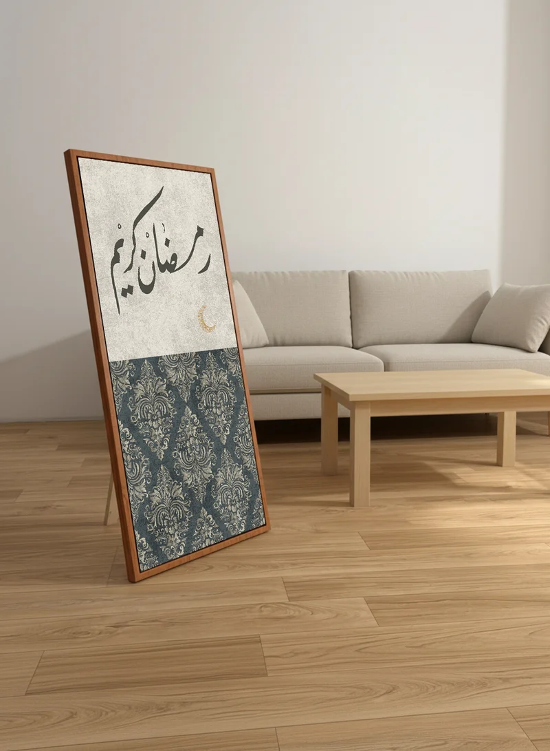 لوحة لوحة كانفاس على إطار خشبي بإطار خارجي بلون خشبي مع حامل خلفي بتصميم رمضان كريم
